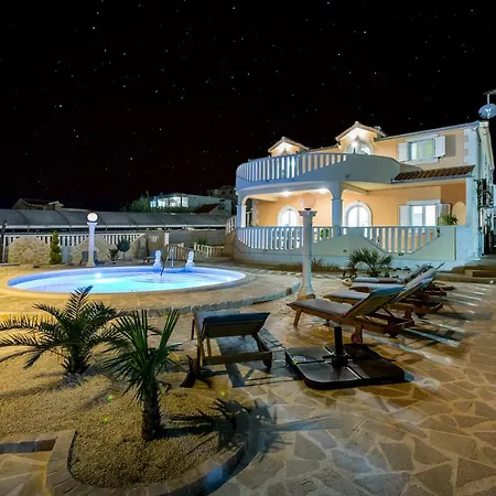 Maria Villa