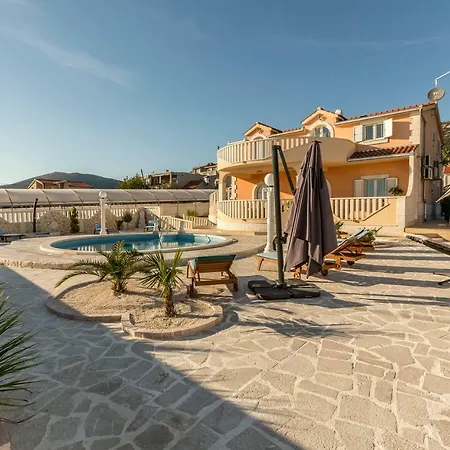 Villa Maria